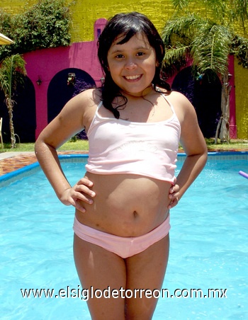 29072009 Una albercada le organizaron a Alejandra Romero Piña por sus 10 años de edad.