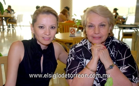 28072009 Raquel de Acevedo y Nancy Cháirez.
