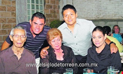 30072009 José Guerrero Cano, Elvia Muñoz de Guerrero, Héctor e Iliana Guerrero, y Eduardo Cervantes Guerrero.