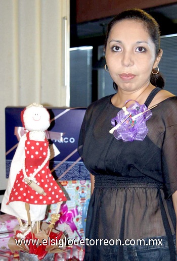 29072009 Selene Perales Becerra contraerá matrimonio en breve.