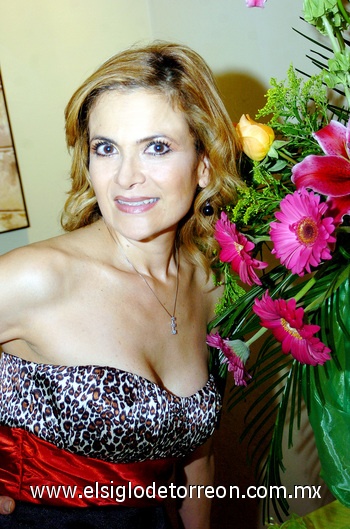 30072009 Radiante lució Lucero López Nava, el día de su fiesta prenupcial.