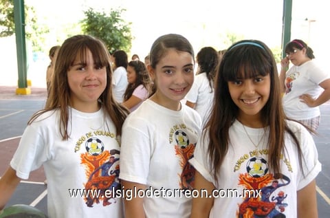 19072009 Pamela, Ana Lorena y Natalia.
