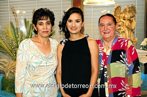 19072009 Sory Jaidar de Gorostiaga acompañada por Lety Gutiérrez y Lucy de Gorostiaga.
