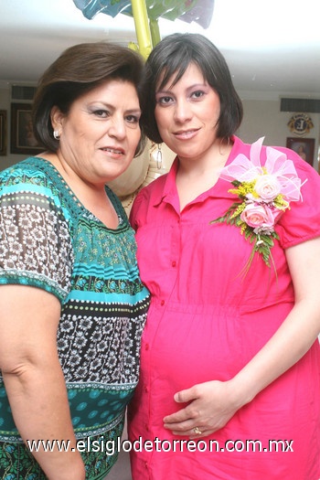19072009 Gloria Sáenz de Robledo junto a su mamá Gloria Arreola de Sáenz.