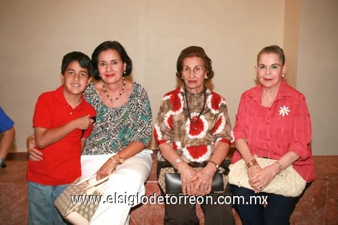 19072009 Abelardo, María Cristina,Rosa y Gaby.