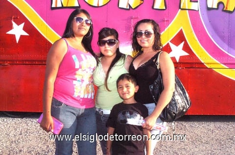 03082009 Norma Ortega, Lizbeth Ortega, Nallely Andrade y Obed Franco.