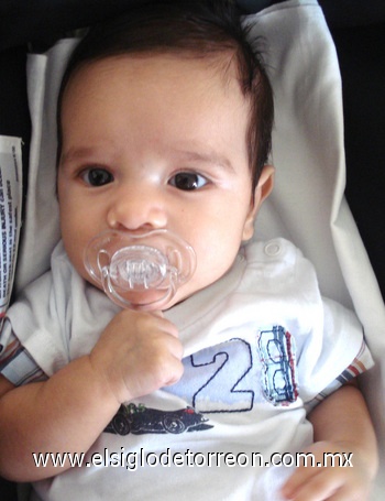 03082009 Emiliano Gabriel Uribe Martínez celebró ayer su segundo mes de vida.