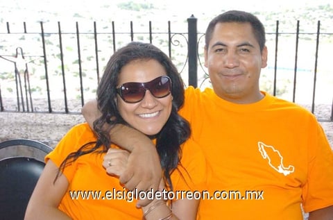 01082009 Eneida y Roberto Galván.