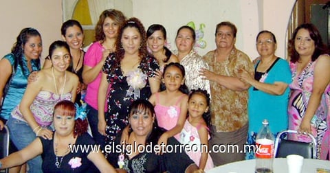 04082009 El cuatro de julio se ofreció una fiesta de canastilla en honor de Tere Astorga de Arizmendi, ya que para finales de este mes, la futura mamá y su esposo, Sr. José Luis Arizmendi Flores, esperan la llegada de la pequeña bebé, a quien llamarán Katia Paola.