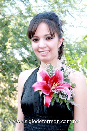 04082009 María del Carmen González el día de su fiesta prenupcial.