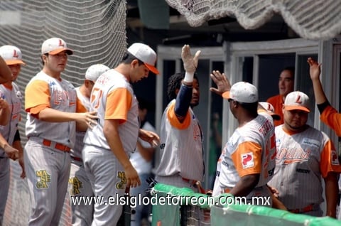 Contra todos los pronósticos, Laguna ganó el séptimo y definitivo partido por pizarra de 15-2 para terminar este play off norteño 2009 con un marcador de 4-3 a su favor y seguir adelante en la postemporada de la Liga Mexicana de Beisbol (LMB).