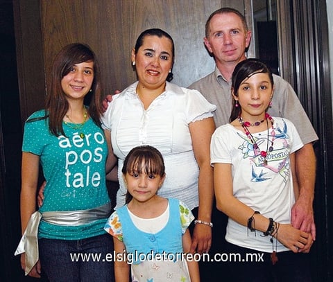 15082009 La familia Gutiérrez Pulido, visitó la Comarca Laguna en fecha reciente.