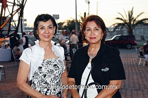 15082009 María Inés Collier y Martha Rosales.