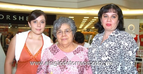 02082009 Mariana Molina, Celia de Maldonado y Mariana Maldonado.