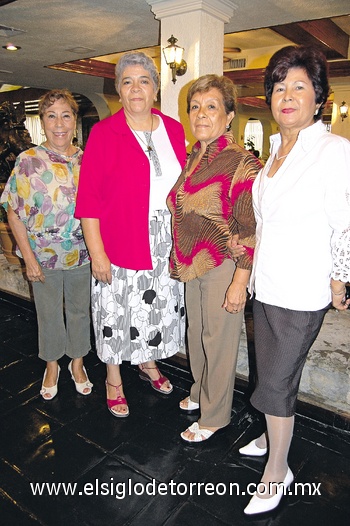 02082009 Estela López, Mere Castillo, Guadalupe Rodríguez y Concepción Alonso, organizadoras de la reunión Laguna 2009, de egresadas de la Escuela Normal Rural Ricardo Flores Magón.