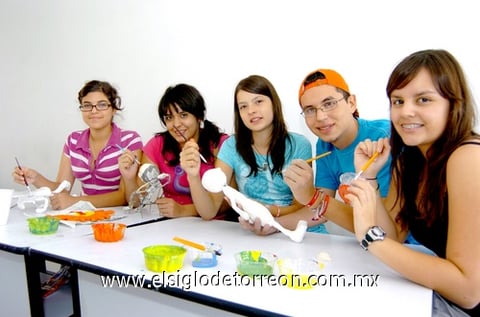 02082009 Tamara Chamut, Estefanía Bernal, Samantha César, Édgar Aguilera y Ana Paula Borbolla.