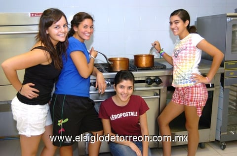02082009 Ana Paula Borbolla, Nahir Sabag, Alma Carrillo y Nadia Chamut.