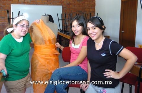 02082009 Mariana Gutiérrez, Andrea Lozoya y Salma Vera.