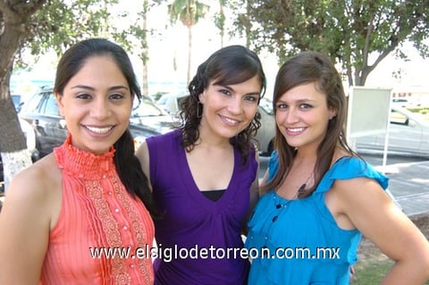 22082009 Sofía de la Torre, Natalia Cisneros y Daniela Vargas.