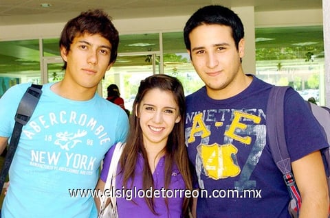 13082009 Aram Landeros, Sofi Velasco y Fernando Rocha.