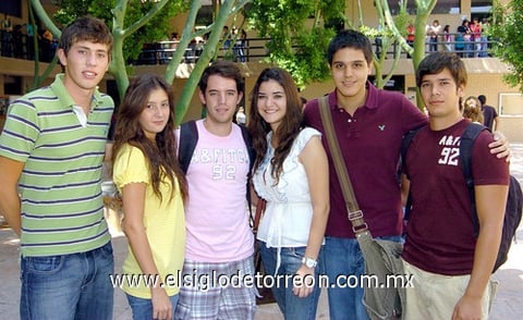 13082009 Memo Saldaña, Pamela Peña, Érick Olazábal, Isabel Cruz, Gerardo Cobo y Jorge García.