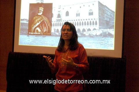 19082009 Directora de la revista Intermezzo. Linda Haro, brindó a los laguneros una interesante conferencia, el tema fue Venecia.