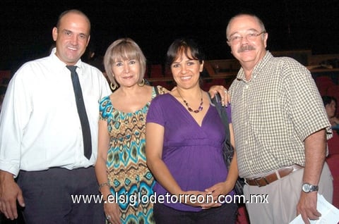 19082009 Dr. Zermeño, María Elena, Luisa y Tomás Ávila. EL SIGLO DE TORREÓN/JESÚS HERNÁNDEZ