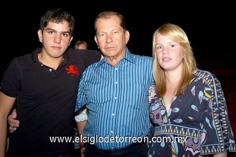 19082009 Juan Jr., Juan y Emma Negrete.