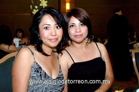 09082009 Violeta y Daniela Dávila.