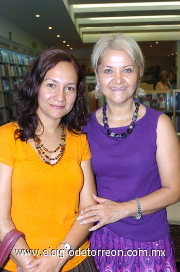 09082009 Luly deMercado y Lourdes Iturriaga de Robles.