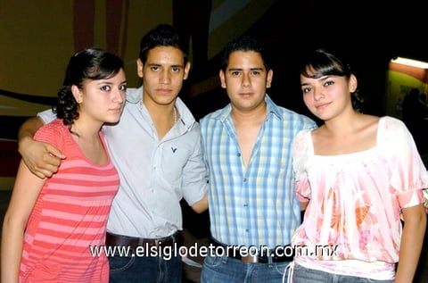 09082009 Mariela Sánchez, Julio Morales, Ulises Morales y Marina Blanco.