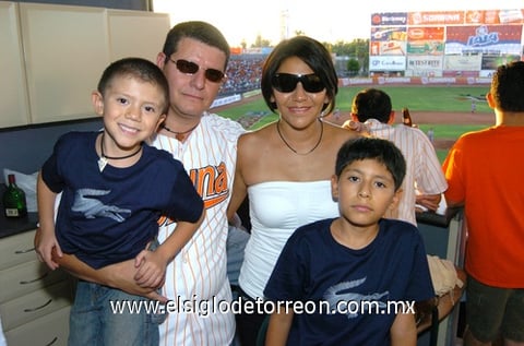09082009 Juan Pablo Diego, Karina y Juan Pablo