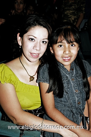 16082009 Maricarmen y Yeni.