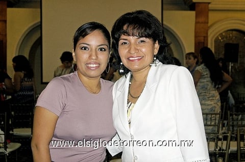 16082009 Hilda Santacruz y Rocío Parrilla.