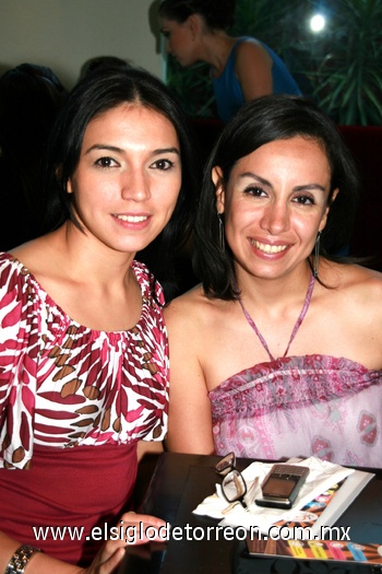 16082009 María Eugenia Favila de Márquez y Kenia Moreno.