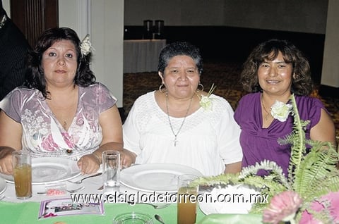 16082009 Lety, Olivia y Esthela.