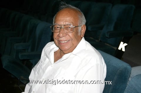 09082009 JuanMartínez, se divirtió en el espectáculo.