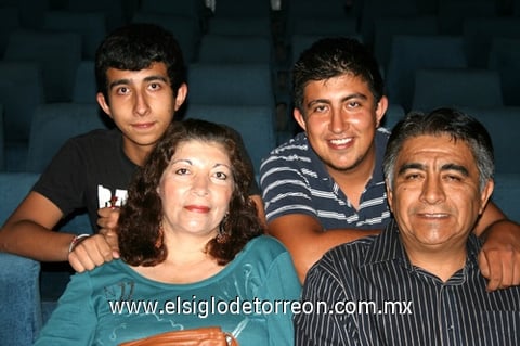09082009 GerardoMuro, Carmen Campillo, Gerardo IsraelyMiguelMuro.