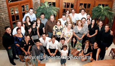 27082009 Familiares y amigos de los novios.- Ramón Sotomayor Woessner