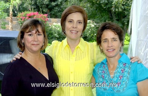 25082009 Mauricia Villalobos, Selina Bremer y Marcela Cobián.