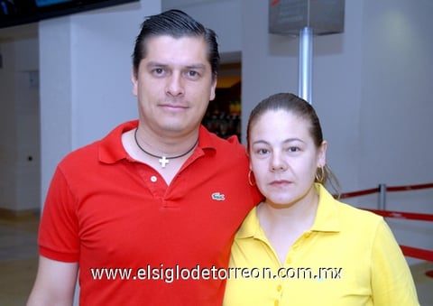 26082009 Luis Garay y Afife Palafox se fueron a disfrutar de las playas de Cancún.