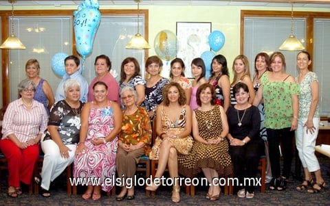 16082009 Numeroso grupo de invitadas que asistieron al festejo de Fabiola.