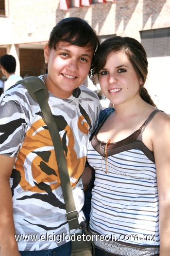 31082009 Gaby García y Gaby Milán.