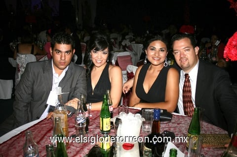 29082009 César Cisneros, Suheila de Cisneros, Adriana Hernández y Javier Dipp.