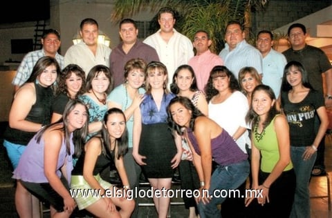 30082009 Disfrutando de la fiesta, Elsa Ruiz, Argentina, Jésica, Óscar Soto, Claudia, Patricia, Miguel, Ricardo Fassio, Andrés, Laura, Anabel, Lili y demás amigos, con la cumpleañera Judith.