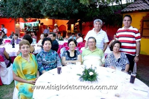 23082009 Eloína Díaz, Mayela García, Silvia de Castrillón, José Luis Castañeda, María Luisa, Marcos y Víctor Manuel Castrillón.