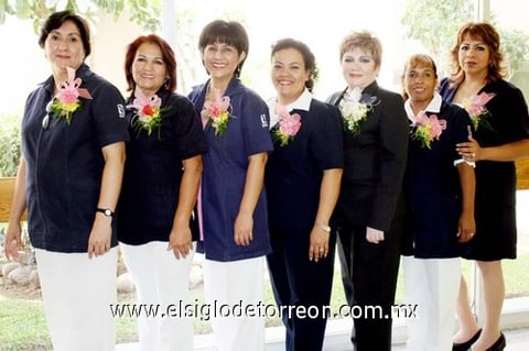 23082009 Adriana Hernández, Mary Puentes, Nico Correa, Coco Campos, Rosy Díaz, Lily Reyes y Monse Ríos, trabajadoras sociales que fueron festejadas en su día con una comida.
