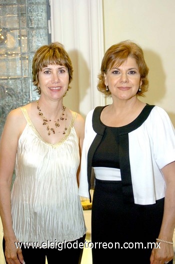 28082009 Mary Carmen López y Mayela de Garza.