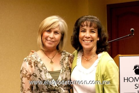 23082009 Dra. Margarita Garza Montemayor y Dra. Beatriz Eugenia González Ulloa, encargadas de impartir el curso.