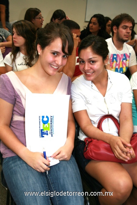 Lucía Díaz de León y YolaMurra.